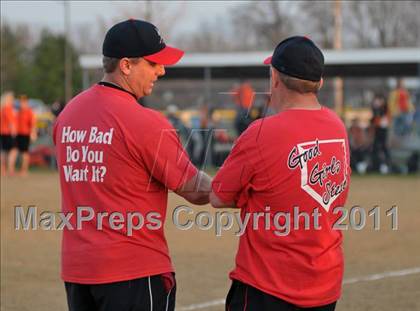 Thumbnail 1 in DuQuoin vs Mt. Vernon (Jefferson County Invitational) photogallery.