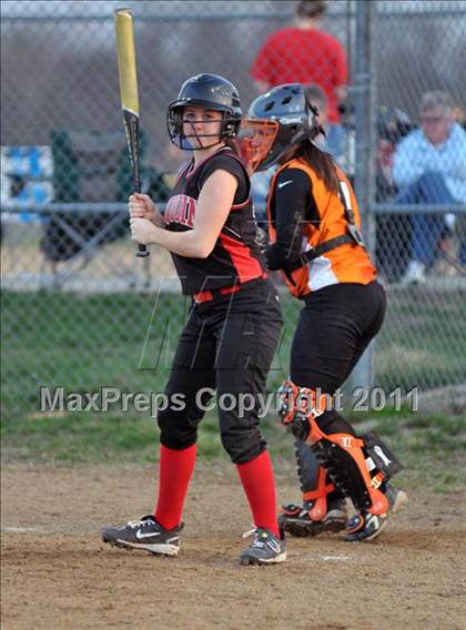 Thumbnail 3 in DuQuoin vs Mt. Vernon (Jefferson County Invitational) photogallery.