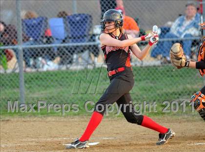 Thumbnail 2 in DuQuoin vs Mt. Vernon (Jefferson County Invitational) photogallery.