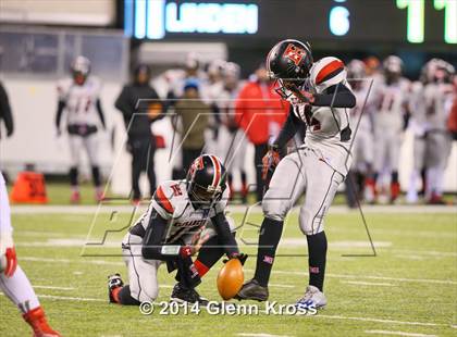 Thumbnail 3 in Elizabeth vs. Linden (NJSIAA North 2 Group 4 Final) photogallery.