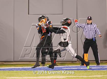 Thumbnail 2 in Elizabeth vs. Linden (NJSIAA North 2 Group 4 Final) photogallery.