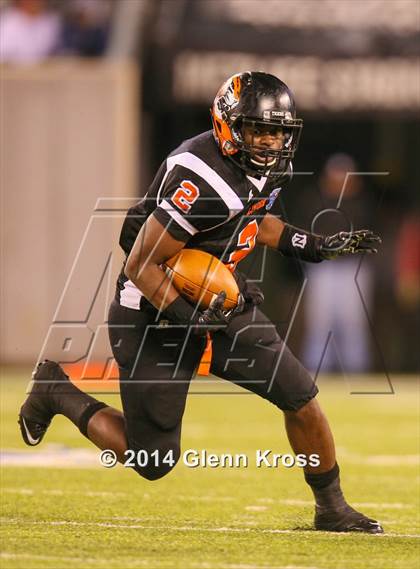 Thumbnail 1 in Elizabeth vs. Linden (NJSIAA North 2 Group 4 Final) photogallery.