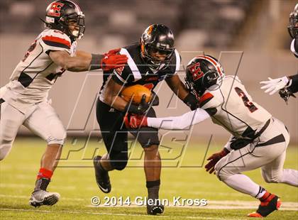 Thumbnail 3 in Elizabeth vs. Linden (NJSIAA North 2 Group 4 Final) photogallery.