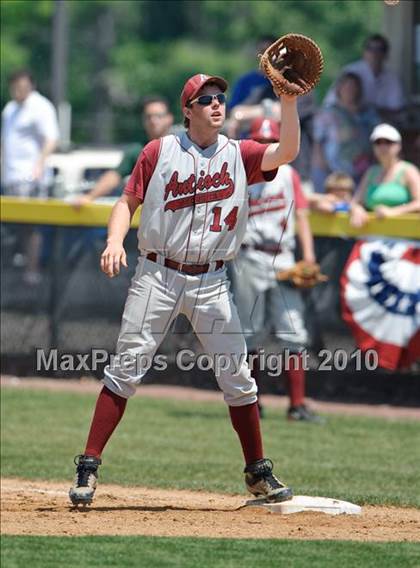 Thumbnail 2 in Antioch vs. Grayslake Central (Illinois 3A Regional Final) photogallery.