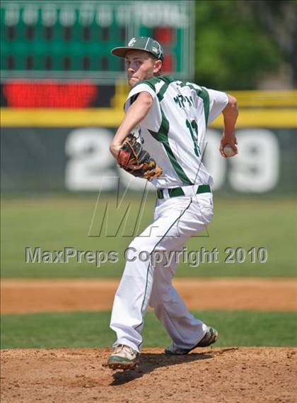 Thumbnail 2 in Antioch vs. Grayslake Central (Illinois 3A Regional Final) photogallery.