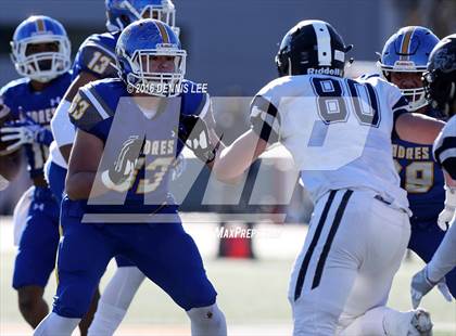 Thumbnail 2 in Serra vs. Sierra Canyon (CIF State Division 2A Final) photogallery.