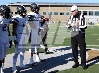 Thumbnail 2 in Serra vs. Sierra Canyon (CIF State Division 2A Final) photogallery.