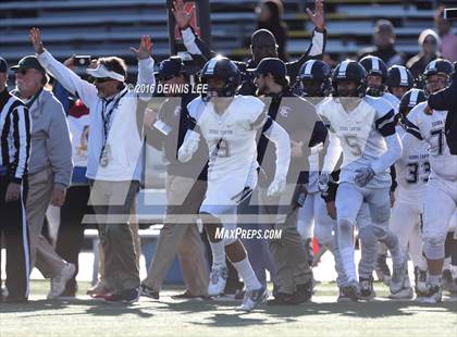 Thumbnail 2 in Serra vs. Sierra Canyon (CIF State Division 2A Final) photogallery.