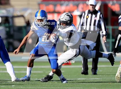Thumbnail 2 in Serra vs. Sierra Canyon (CIF State Division 2A Final) photogallery.