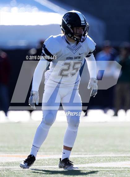 Thumbnail 2 in Serra vs. Sierra Canyon (CIF State Division 2A Final) photogallery.