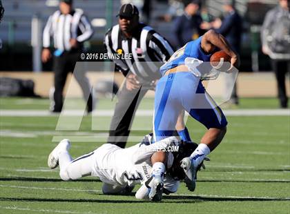 Thumbnail 2 in Serra vs. Sierra Canyon (CIF State Division 2A Final) photogallery.