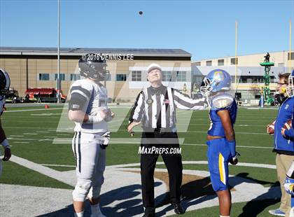 Thumbnail 2 in Serra vs. Sierra Canyon (CIF State Division 2A Final) photogallery.