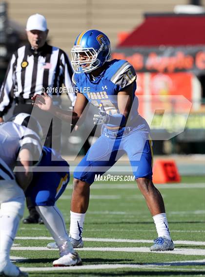 Thumbnail 2 in Serra vs. Sierra Canyon (CIF State Division 2A Final) photogallery.