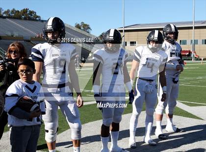 Thumbnail 3 in Serra vs. Sierra Canyon (CIF State Division 2A Final) photogallery.