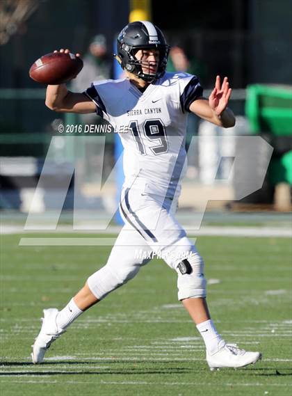 Thumbnail 3 in Serra vs. Sierra Canyon (CIF State Division 2A Final) photogallery.