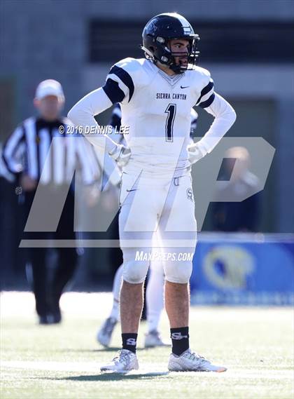 Thumbnail 3 in Serra vs. Sierra Canyon (CIF State Division 2A Final) photogallery.