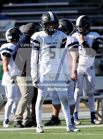 Thumbnail 2 in Serra vs. Sierra Canyon (CIF State Division 2A Final) photogallery.