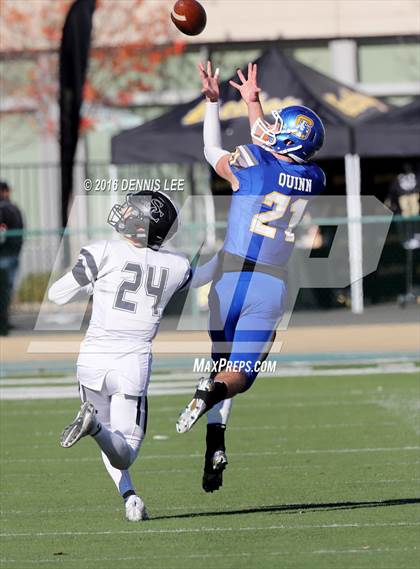 Thumbnail 2 in Serra vs. Sierra Canyon (CIF State Division 2A Final) photogallery.