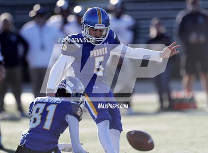 Thumbnail 2 in Serra vs. Sierra Canyon (CIF State Division 2A Final) photogallery.
