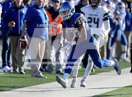 Thumbnail 2 in Serra vs. Sierra Canyon (CIF State Division 2A Final) photogallery.
