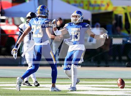Thumbnail 1 in Serra vs. Sierra Canyon (CIF State Division 2A Final) photogallery.