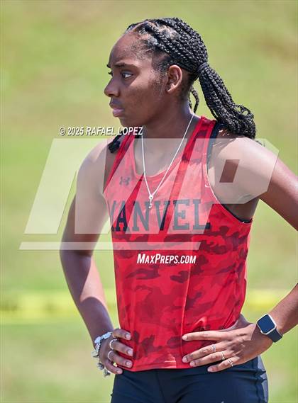 Thumbnail 1 in UIL 6A Track & Field Area 21&22 (4x100M Relay) photogallery.