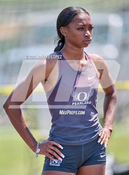 Thumbnail 1 in UIL 6A Track & Field Area 21&22 (4x100M Relay) photogallery.