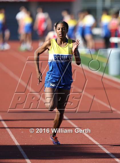 Thumbnail 3 in Santa Clara vs Saratoga (Dual Track Meet) photogallery.