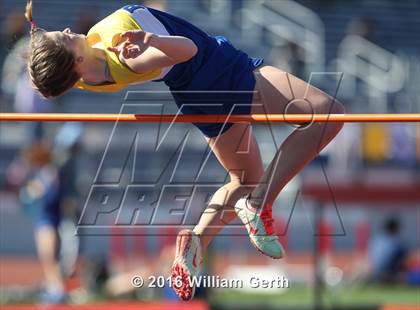 Thumbnail 1 in Santa Clara vs Saratoga (Dual Track Meet) photogallery.