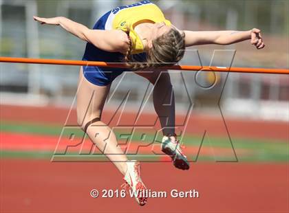 Thumbnail 1 in Santa Clara vs Saratoga (Dual Track Meet) photogallery.