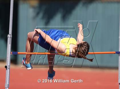 Thumbnail 1 in Santa Clara vs Saratoga (Dual Track Meet) photogallery.