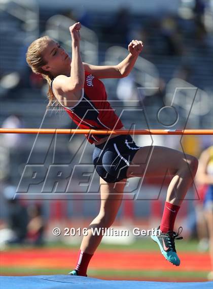Thumbnail 2 in Santa Clara vs Saratoga (Dual Track Meet) photogallery.