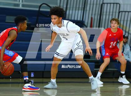 Thumbnail 2 in Loyola vs. Los Alamitos (St. John Bosco-Gahr Classic) photogallery.