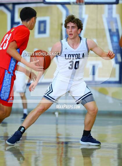 Thumbnail 2 in Loyola vs. Los Alamitos (St. John Bosco-Gahr Classic) photogallery.