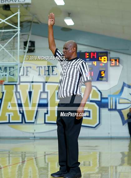 Thumbnail 2 in Loyola vs. Los Alamitos (St. John Bosco-Gahr Classic) photogallery.