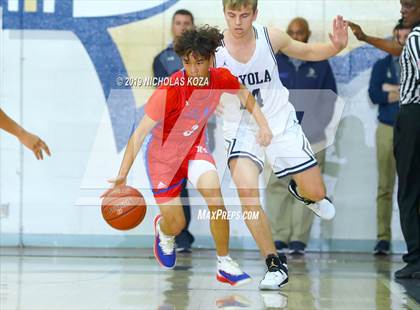 Thumbnail 3 in Loyola vs. Los Alamitos (St. John Bosco-Gahr Classic) photogallery.