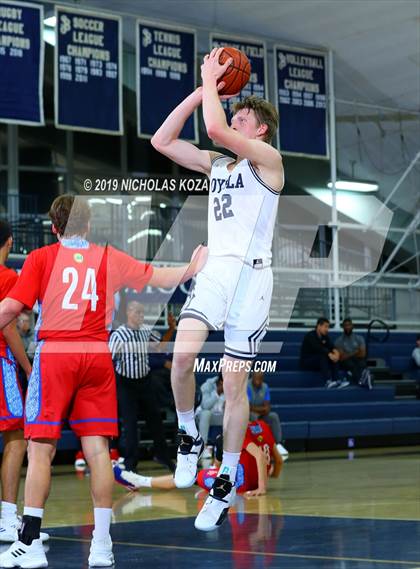 Thumbnail 1 in Loyola vs. Los Alamitos (St. John Bosco-Gahr Classic) photogallery.