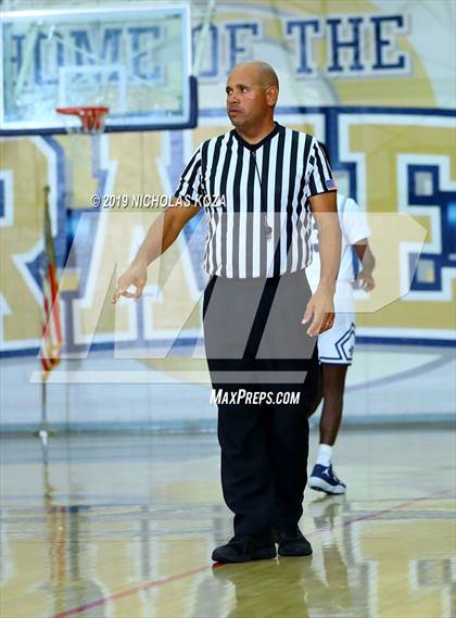 Thumbnail 3 in Loyola vs. Los Alamitos (St. John Bosco-Gahr Classic) photogallery.