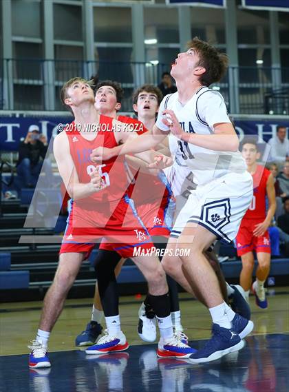 Thumbnail 3 in Loyola vs. Los Alamitos (St. John Bosco-Gahr Classic) photogallery.