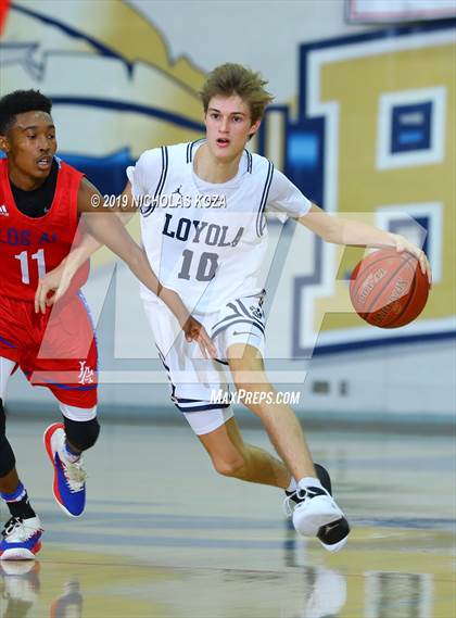 Thumbnail 1 in Loyola vs. Los Alamitos (St. John Bosco-Gahr Classic) photogallery.