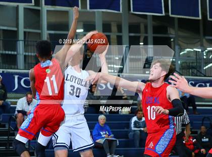 Thumbnail 3 in Loyola vs. Los Alamitos (St. John Bosco-Gahr Classic) photogallery.
