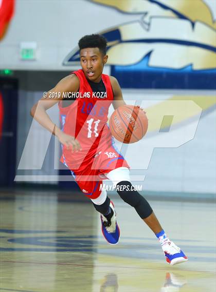 Thumbnail 3 in Loyola vs. Los Alamitos (St. John Bosco-Gahr Classic) photogallery.