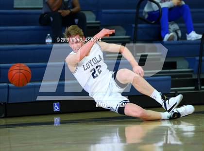 Thumbnail 1 in Loyola vs. Los Alamitos (St. John Bosco-Gahr Classic) photogallery.
