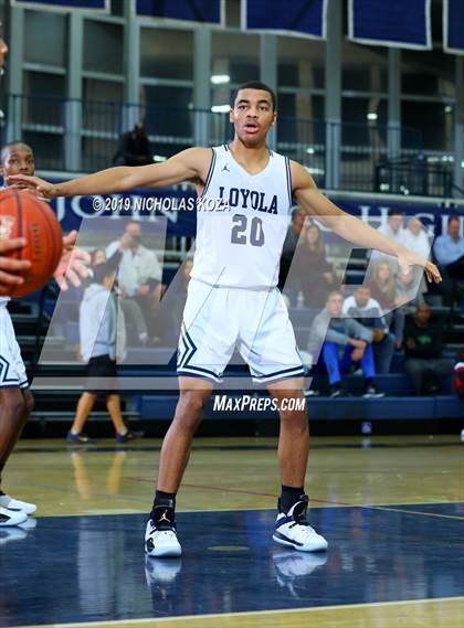 Thumbnail 3 in Loyola vs. Los Alamitos (St. John Bosco-Gahr Classic) photogallery.