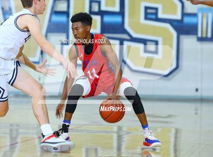 Thumbnail 2 in Loyola vs. Los Alamitos (St. John Bosco-Gahr Classic) photogallery.