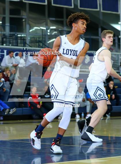 Thumbnail 3 in Loyola vs. Los Alamitos (St. John Bosco-Gahr Classic) photogallery.