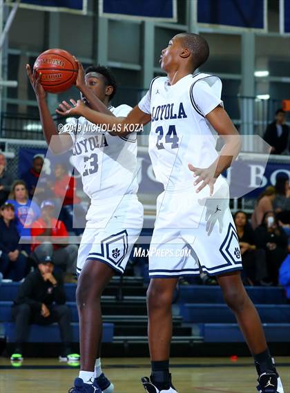 Thumbnail 2 in Loyola vs. Los Alamitos (St. John Bosco-Gahr Classic) photogallery.