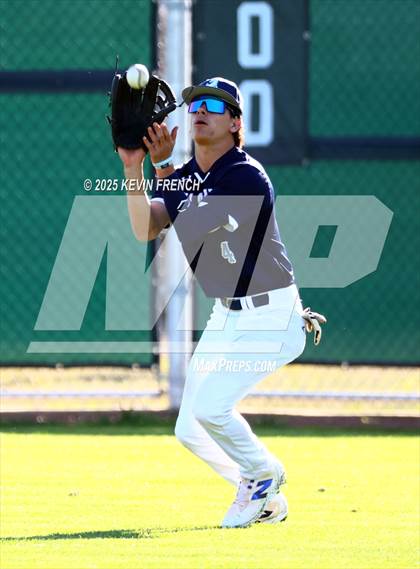 Thumbnail 1 in Galena vs. Ralston Valley (Coach Bob Invitational) photogallery.