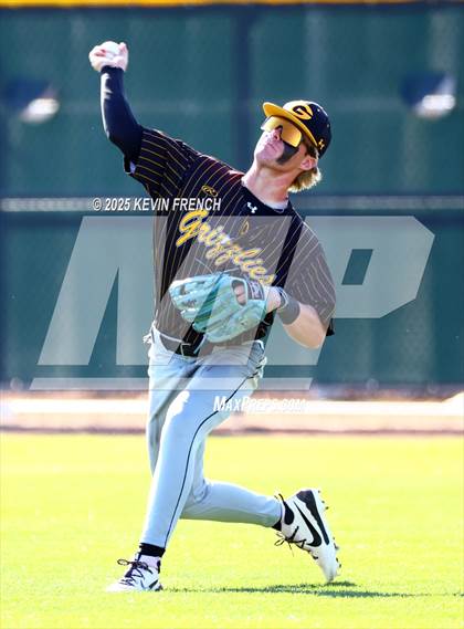 Thumbnail 2 in Galena vs. Ralston Valley (Coach Bob Invitational) photogallery.
