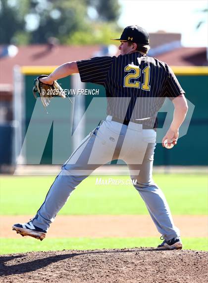 Thumbnail 1 in Galena vs. Ralston Valley (Coach Bob Invitational) photogallery.